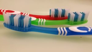 cepillos de dientes.